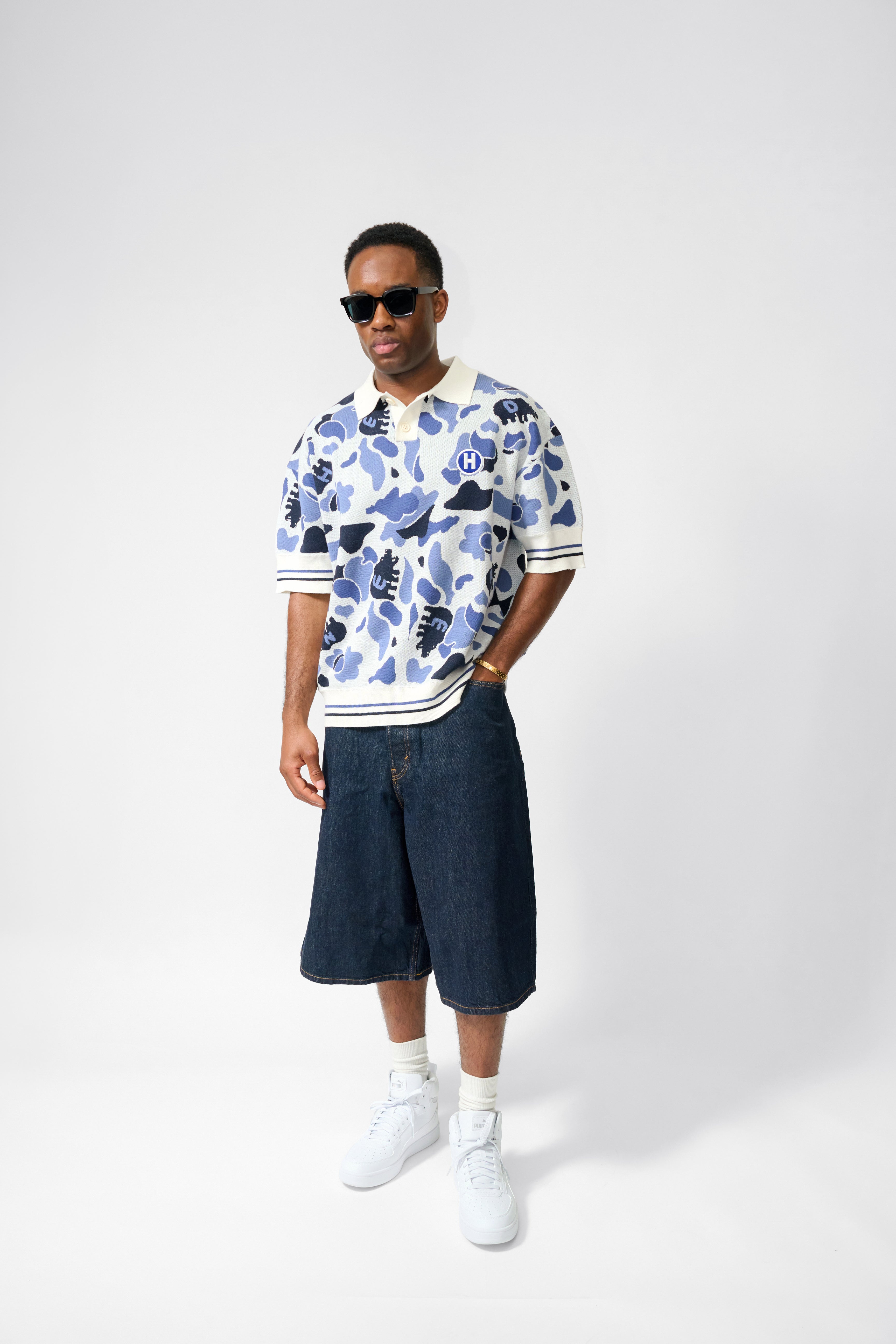 CAMOUFLAGE EMBROIDERED KNITTED POLO [BLUE]