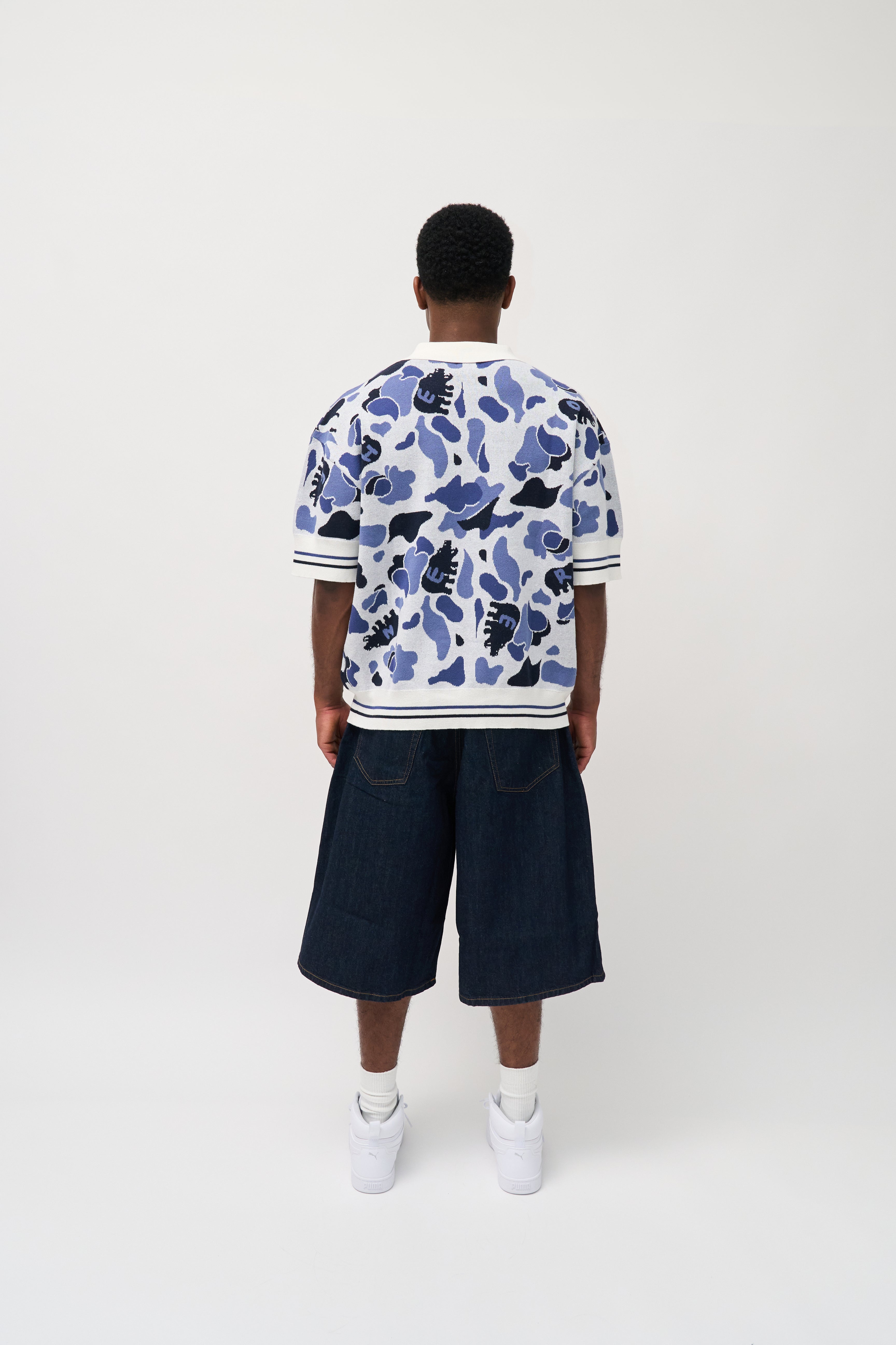 CAMOUFLAGE EMBROIDERED KNITTED POLO [BLUE]